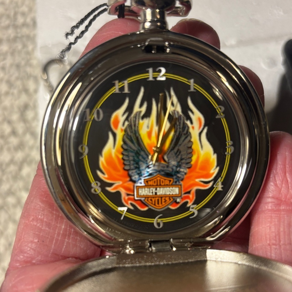 Harley Davidson Pocket Watch - Franklin Mint With Leather Case And Chain - Picture 11 of 14